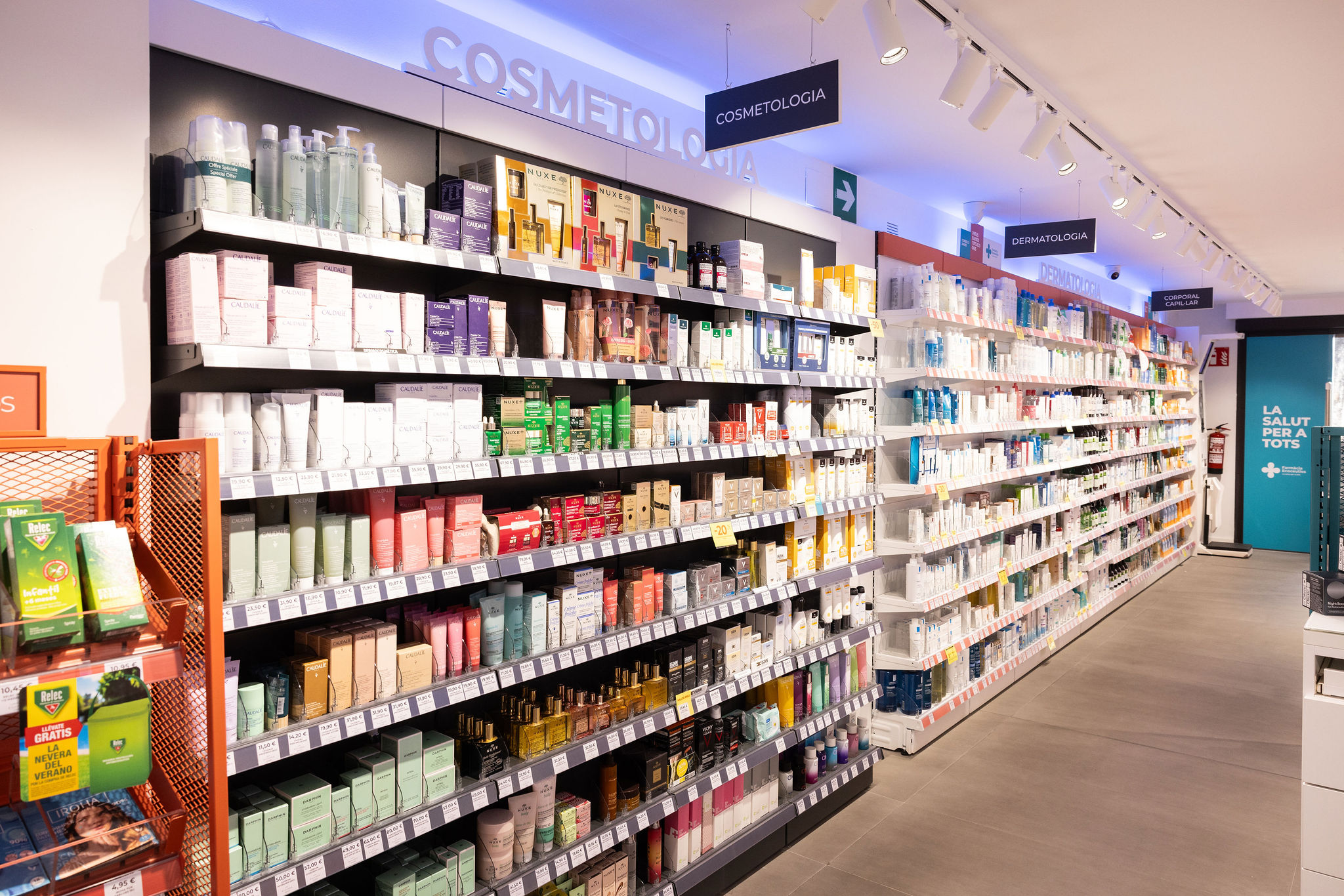 interior de la farmacia pedraza